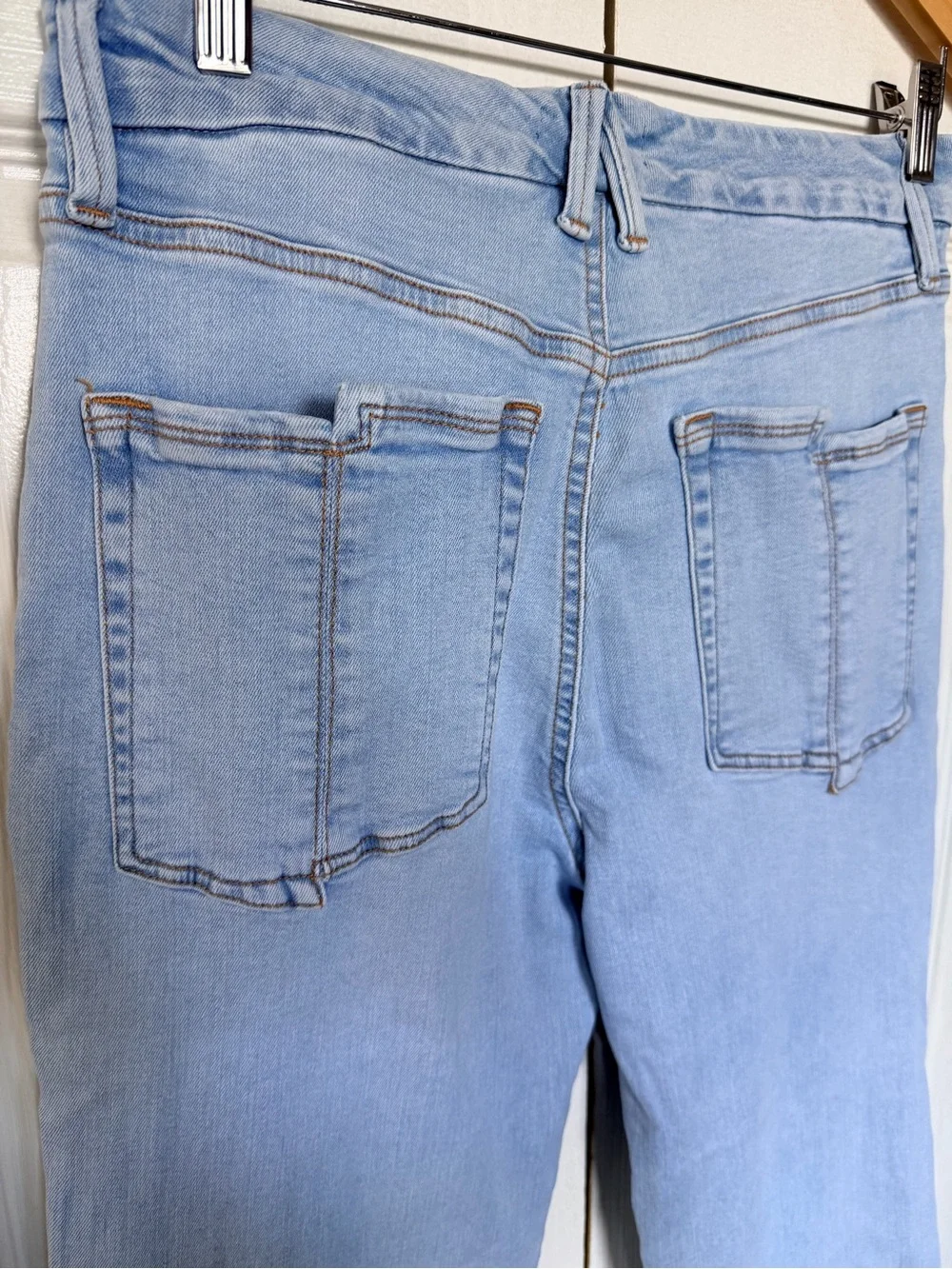 Good American Good Curve Crop Bootcut Jeans Light Wash Distressed Women’s 10/30